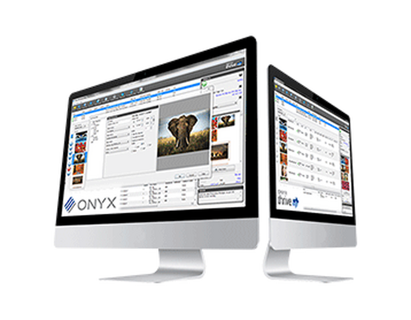 Stationære computere, der viser billeder