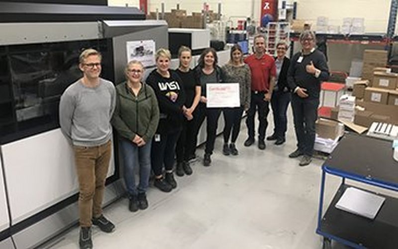 En mindre buss på åtta ton som spottar ur sig kommunikation  - PostNord Strålfors och Ljungby har en ny tryckare i stan