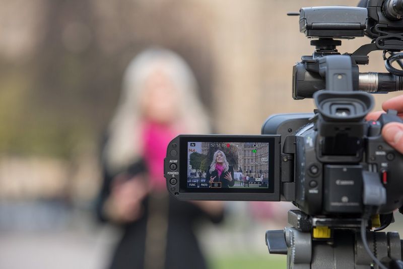 Accurate and Reliable Autofocus