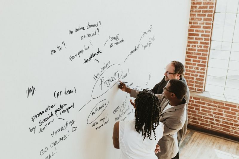 Kohti rakenteista tietoa: Miksi capture-vaihe ratkaisee organisaation AI-valmiuden?