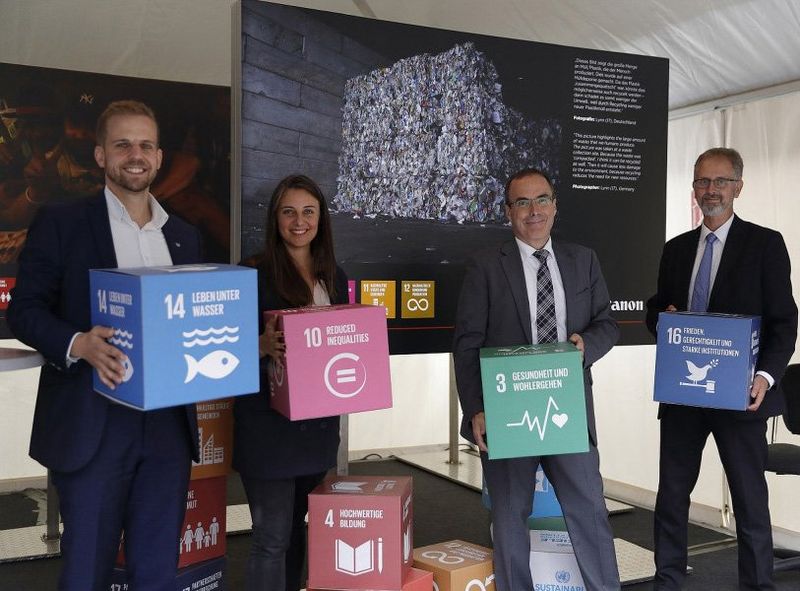 Canon Young People Program