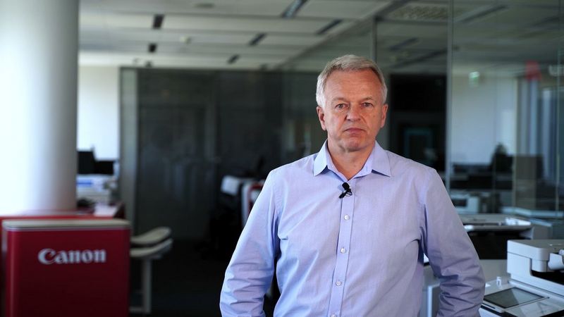 Model pracy hybrydowej w polskich biurach