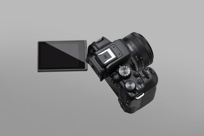 Canon EOS R10 - Vari-Angle touchscreen