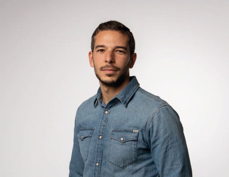 Berna Auyanet
<br />
<br />
Fotógrafo profesional y profesor de fotografía.