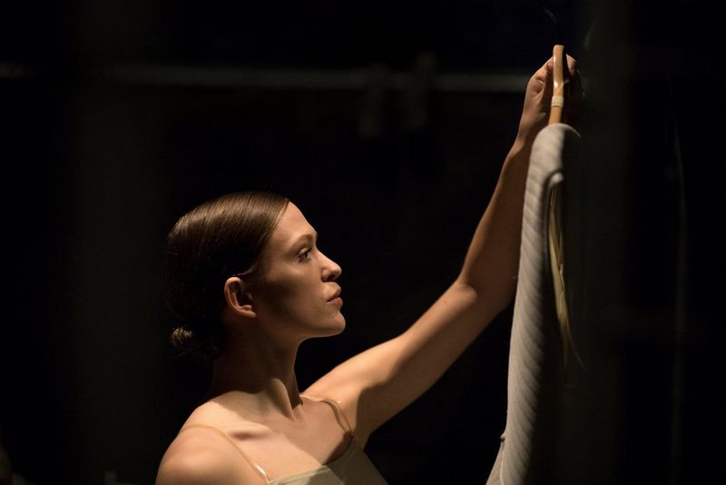 
       
       Velik, svijetao otvor blende za dobru izoštrenost na svim razinama osvjetljenja
     
     