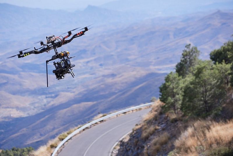A drone holding the Canon EOS C500 Mark II soars over the Spanish countryside capturing aerial shots of the Jaguar F-PACE. 