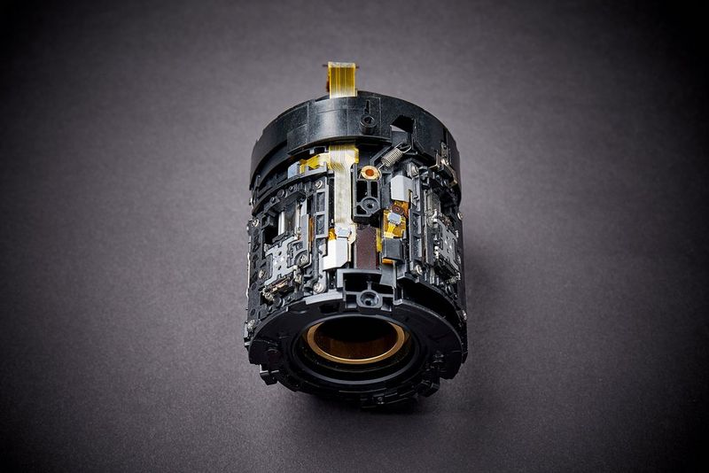 A stripped-back lens showing where the twin Nano USM units sit inside the Canon RF 70-200mm F2.8L IS USM.