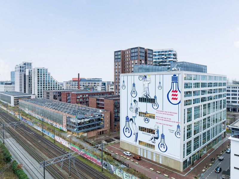 Donne building with mural printed with UVgel technology
