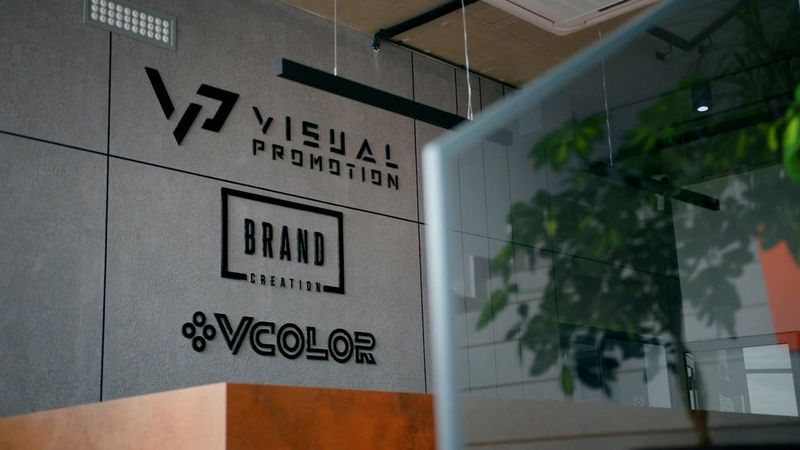 Dwa plotery Canon Arizona 2360 XTF w Visual Promotion