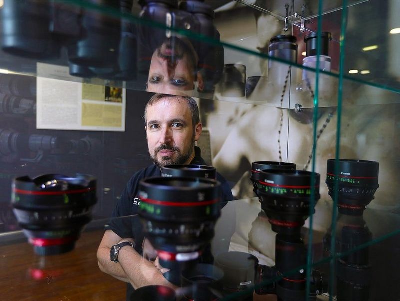 Canon’s European Technical Support Manager Mike Burnhill, on the Canon Professional Services stand at Visa pour l’Image 2017.
