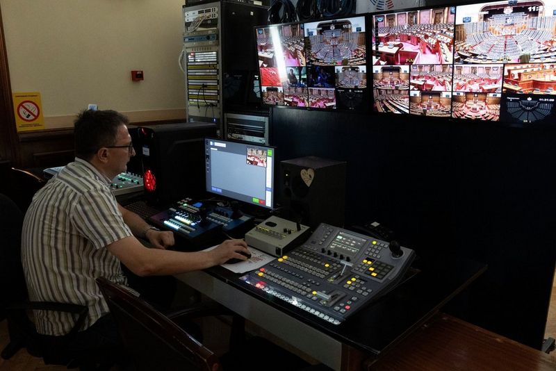 Case Study Serbian Parliament