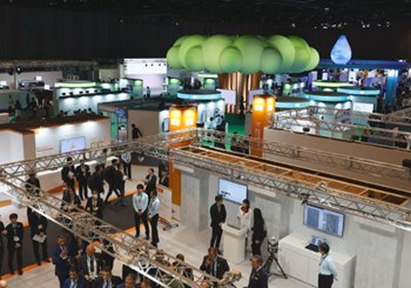 Canon EXPO 2023: holding the future in both hands