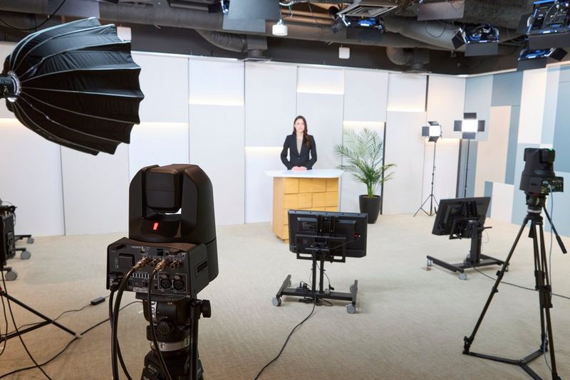 חדרי חדשות ואולפנים