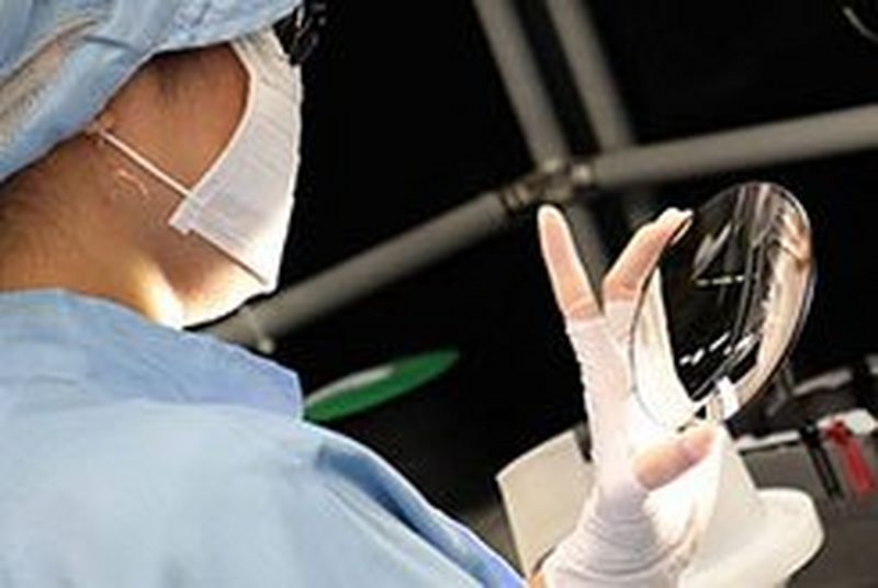 Die Herstellung der Canon Präzisionsobjektive