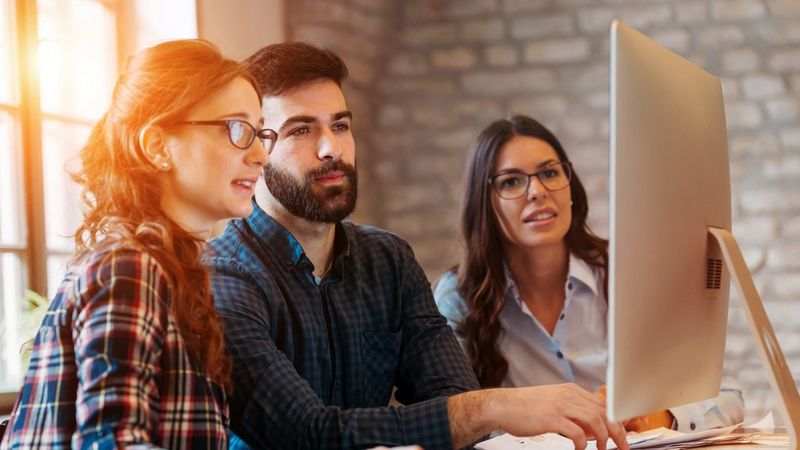 VERSCHWENDEN SIE ZEIT FÜR MANUELLE AUFGABEN IM PRODUKTIONSDRUCKPROZESS?