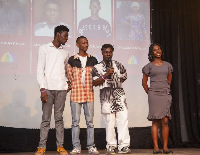 10E ANNIVERSAIRE DE MIRAISHA: BOURSES D'ÉTUDES