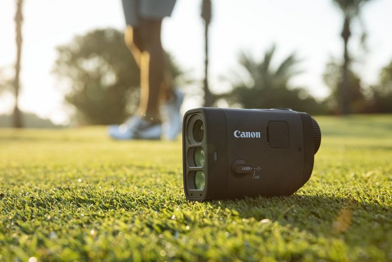 ecom_Accessories_Golf_Rangefinder2_Nov25_16x9_an