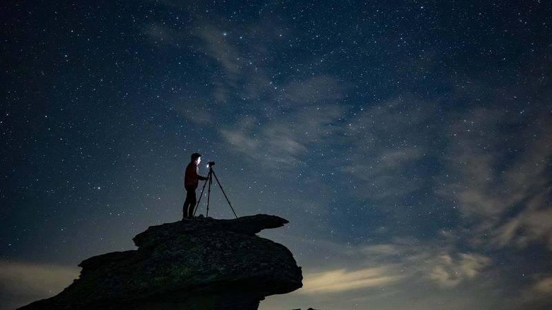 ecom_Astrophotography_Guide_Banner_Oct23_16x9_an