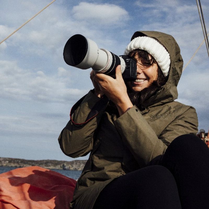 ecom_Best_Travel_Camera_250D_Smallest_Oct23_1x1_an