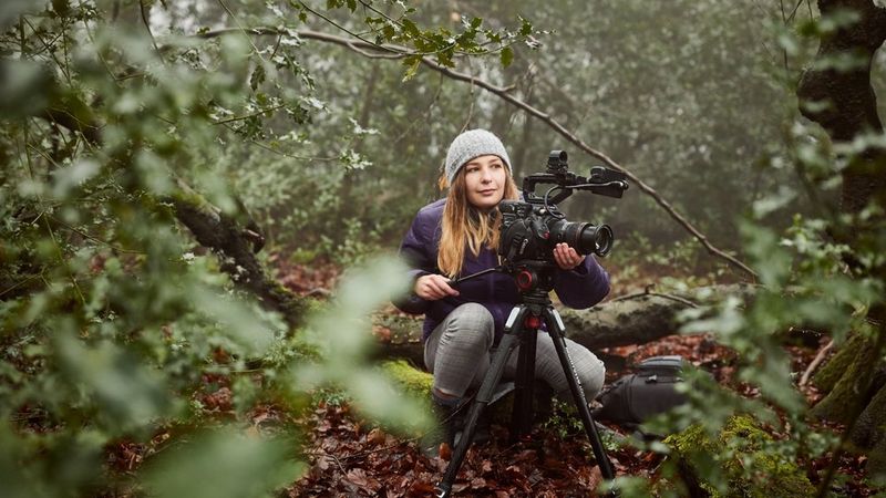 ecom_Camcorder_Black_Friday_Banner_Dec24_16x9_an