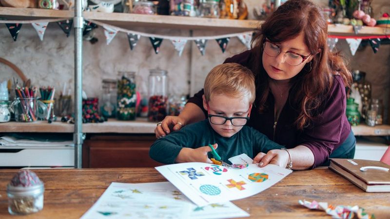 ecom_Learning_from_Home_MakeitFun_Dec23_16x9_an