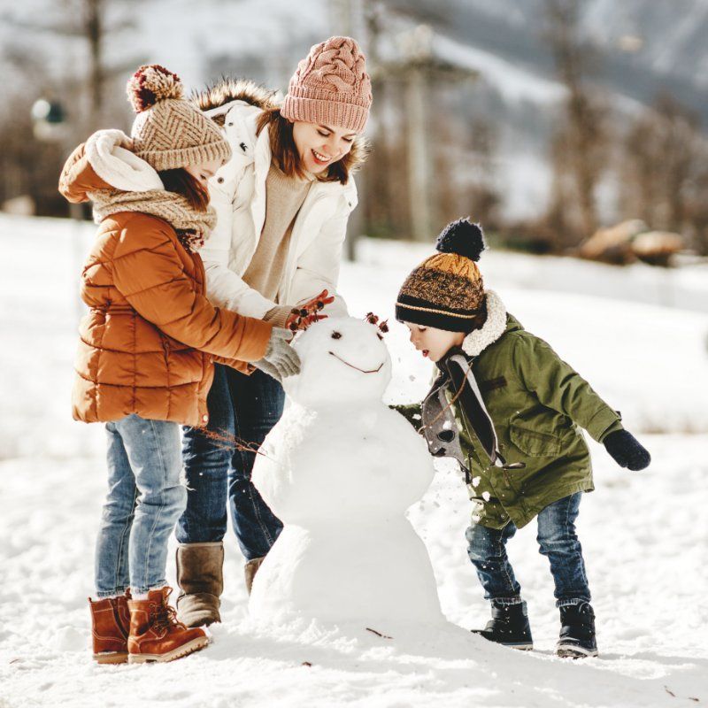 ecom_christmas-gift-guides-2022_family_0-hero-image_800_v1