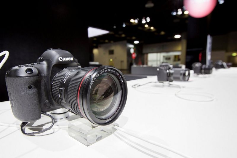 Try the EOS R System