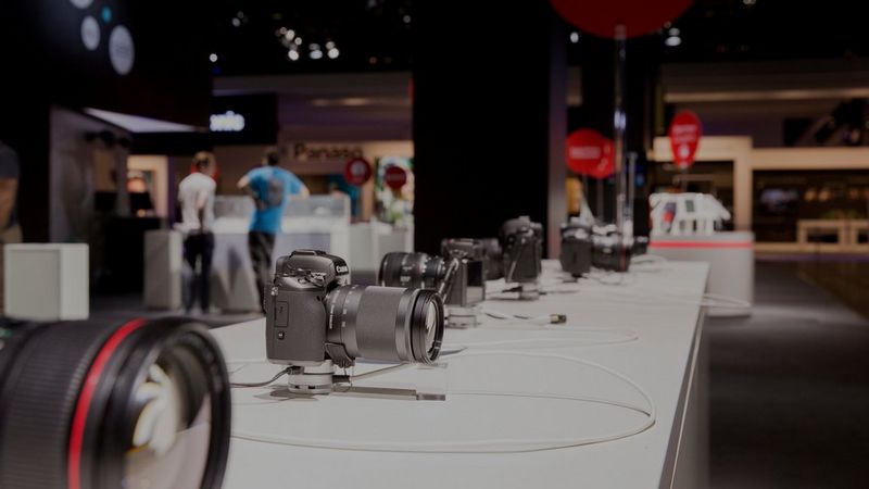 SPEAK TO A CANON EXPERT