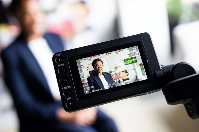 Dual Pixel CMOS AF II con EOS iTR AF X