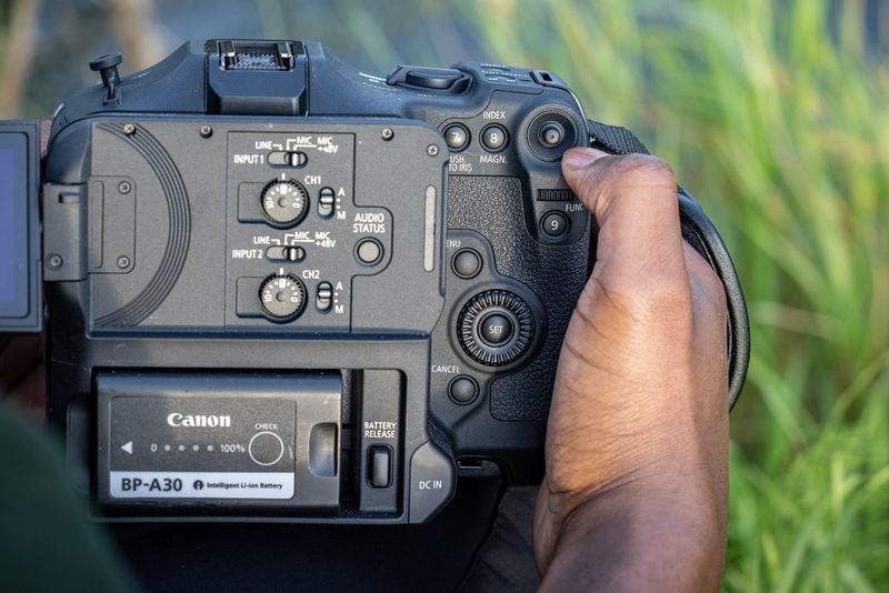 EOS C70, filmare utilizând ecranul LCD