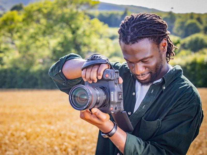 Možnost vertikálního snímání, kamera EOS C70