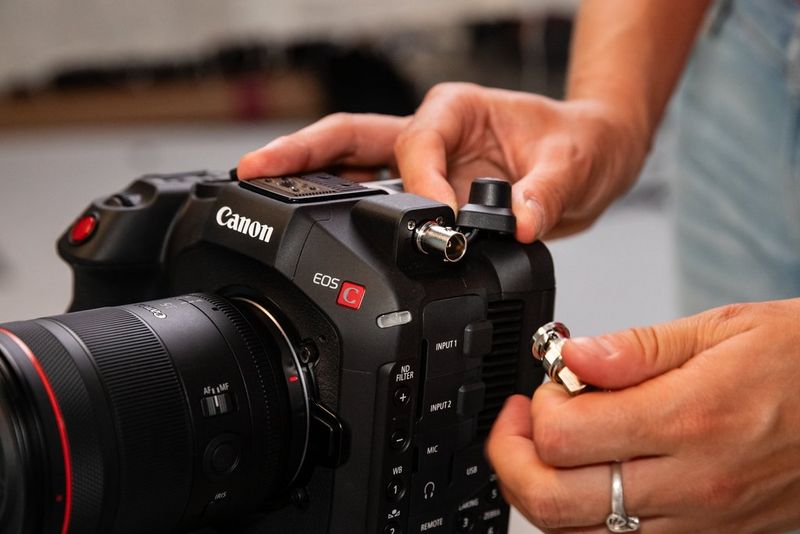 كاميرا EOS C80 من Canon