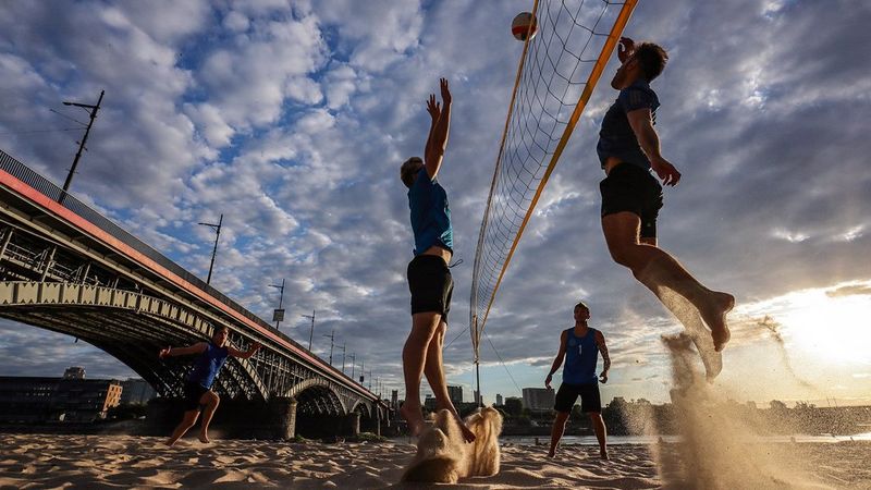 Superb images, day or night