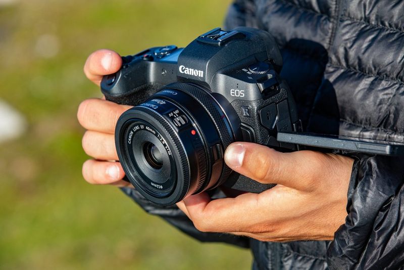 EOS R