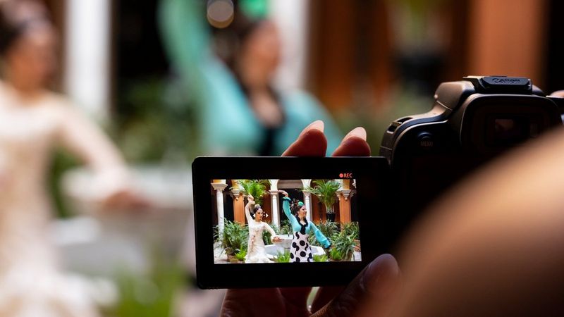 Reflex ou appareils photo hybrides: quelle est la meilleure solution?