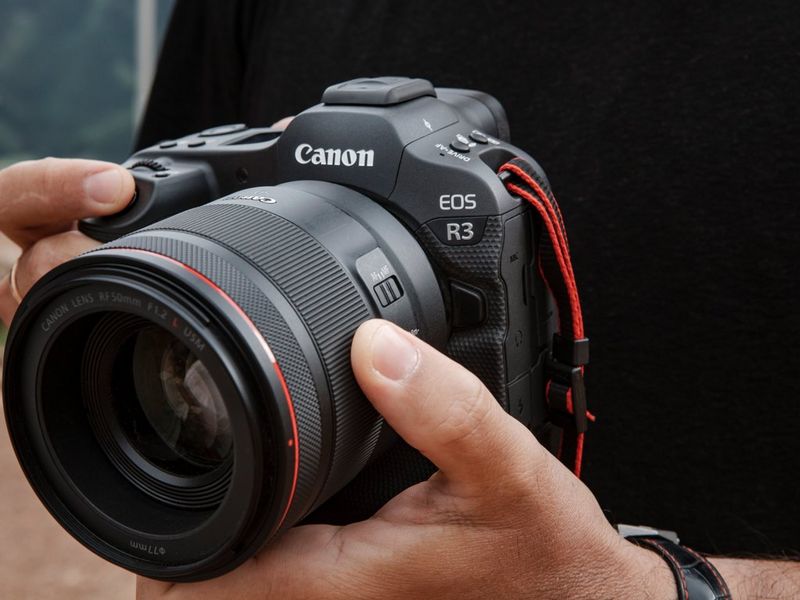 Canon EOS R3 - Professional Mirrorless Cameras - Canon