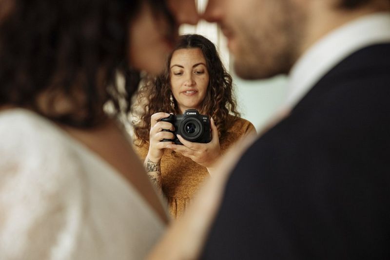 Nel kit di una fotografa di matrimoni