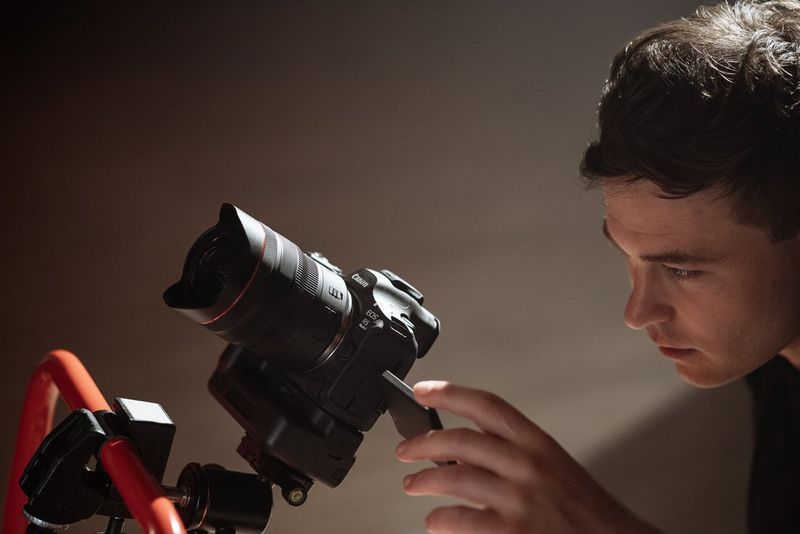 בחר בין יחסי גובה-רוחב של UHD ו-DCI ופורמטי דחיסה שונים.