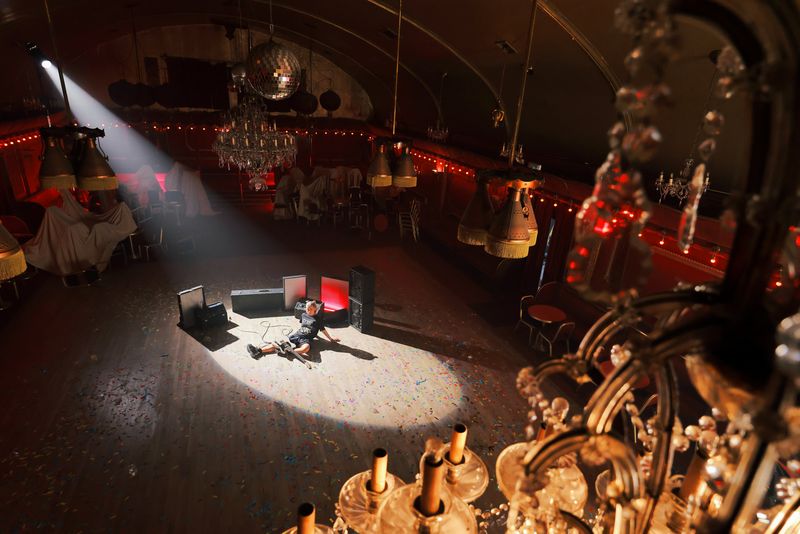          רזולוציות שונות עד 8K       