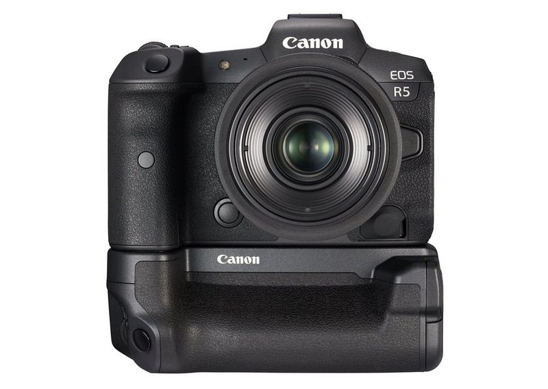 Een Canon EOS R5-camera met een WFT-R10B Wireless File Transmitter aan de basis gekoppeld.