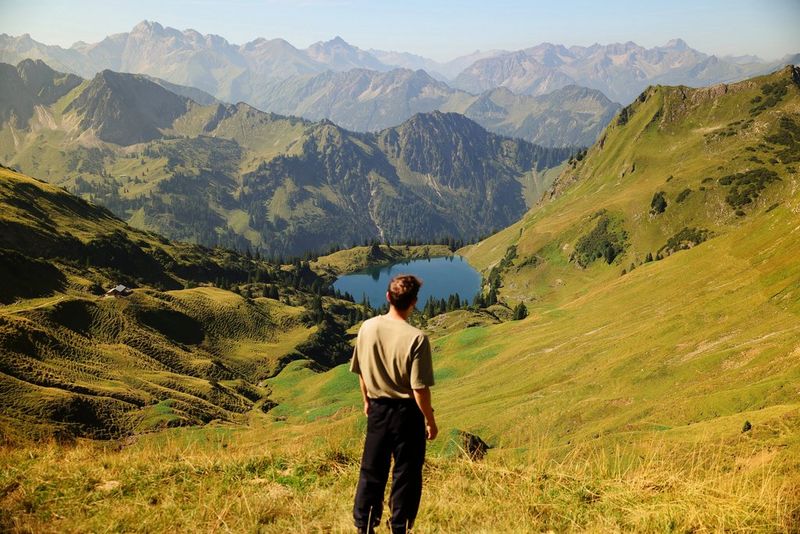        Ustvarjajte z drugačno perspektivo     