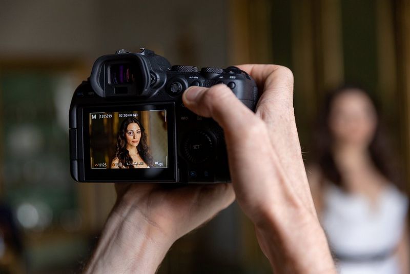 EOS R6 auto-focus in action