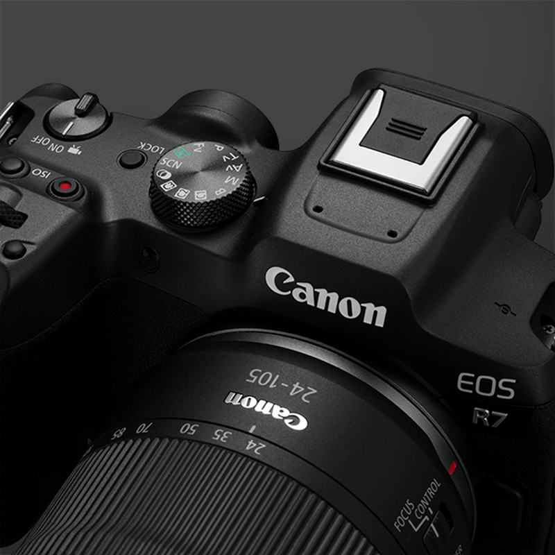 Appareil photo hybride EOS R7