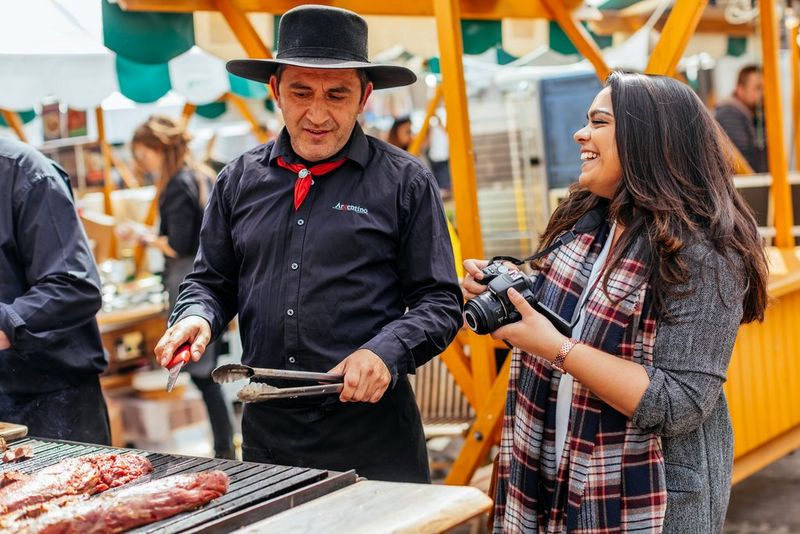 
       
       
       Scopri la fotocamera EOS 200D
     
     
     