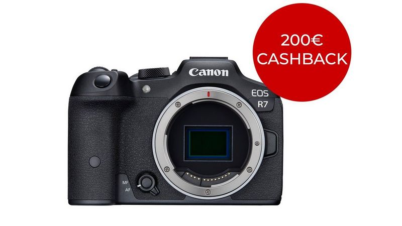 EOS R7