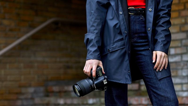 
       
       Express yourself with EOS 77D
     
     