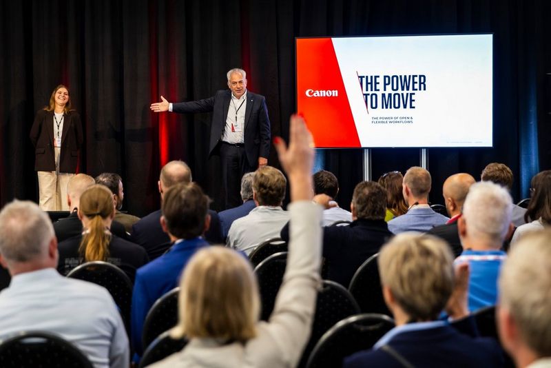 Új szintre lép az íves inkjet: Power to move beszámoló