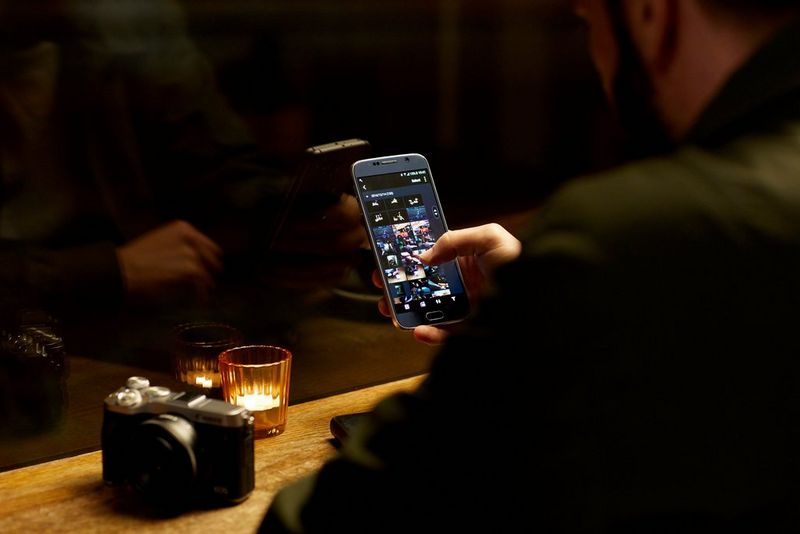 
       
       Smart sharing and connectivity – no wires required
     
     