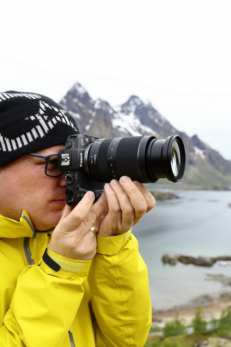 
       
       
       Фотографируйте все, что угодно, с помощью одного объектива
     
     
     