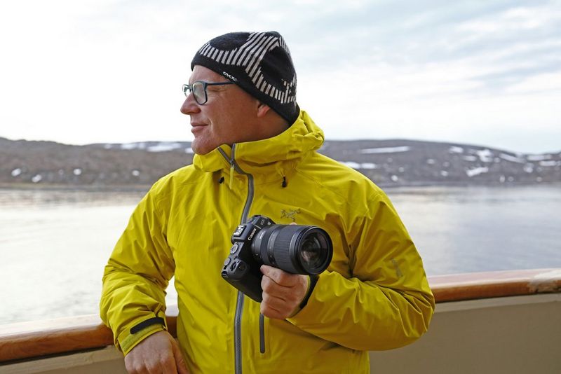 Съемка побережья Норвегии с помощью 10-кратного зум-объектива RF